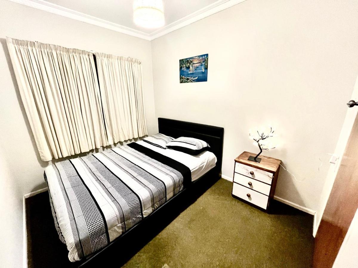 Private Rooms In Central Auckland Exterior photo